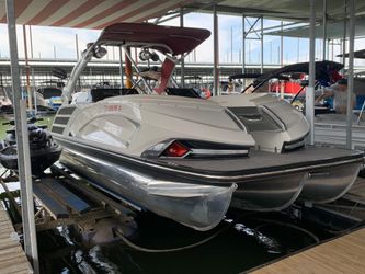 25' Bennington 2020 Yacht For Sale